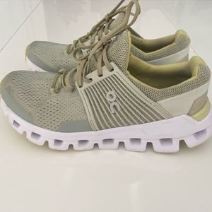 On Swiss Cloudswift Running Shoes - Sz6.5